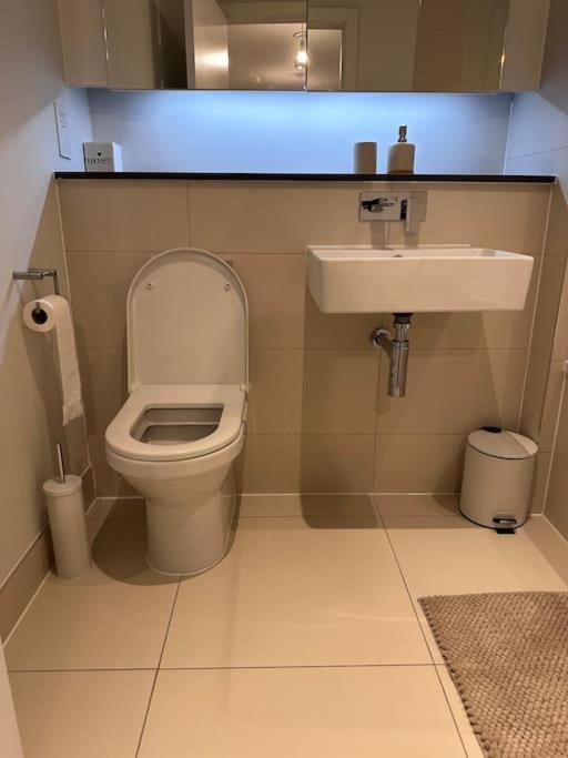 Stylish 2 Bedroom Apartment مانشستر المظهر الخارجي الصورة